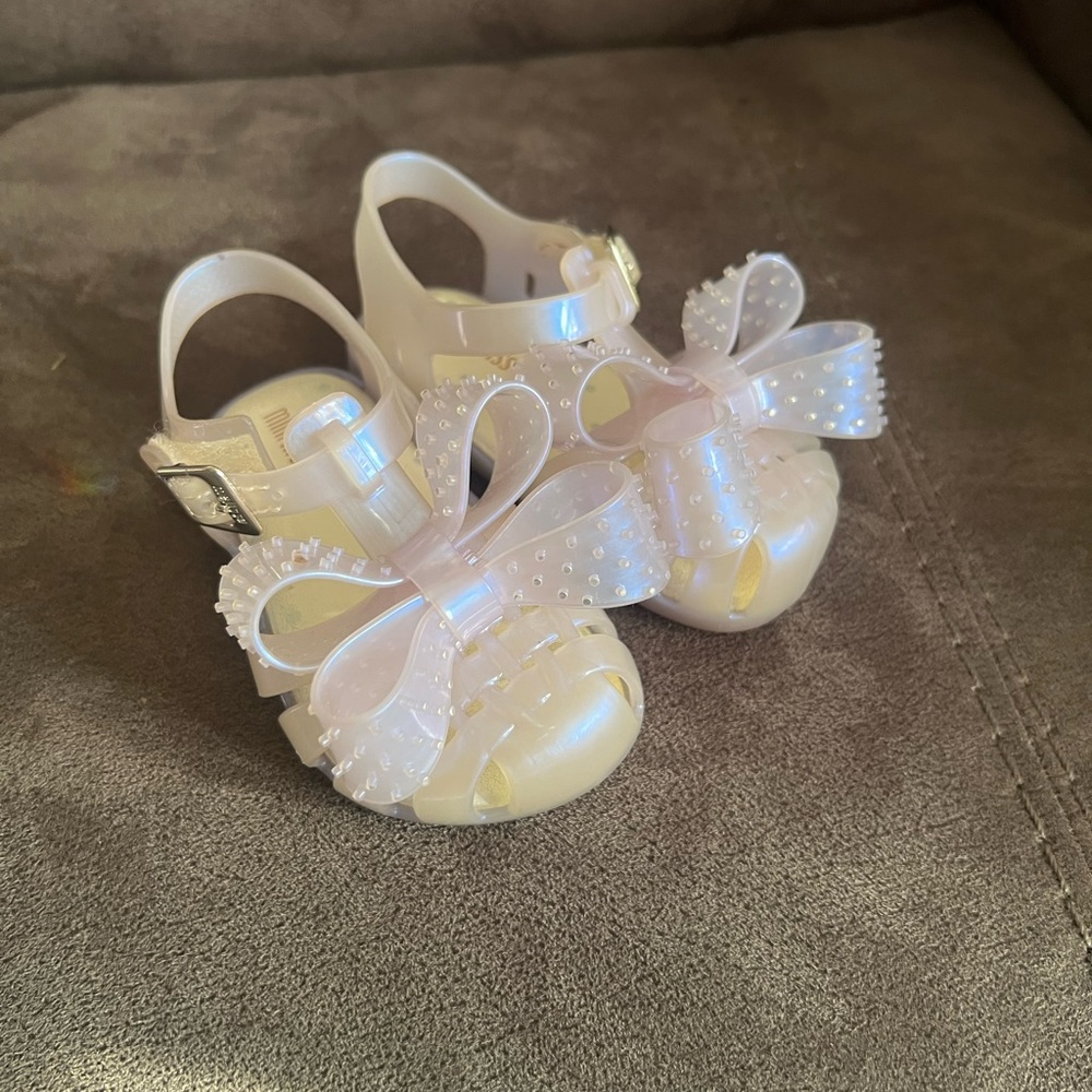 Mini Melissa size 6